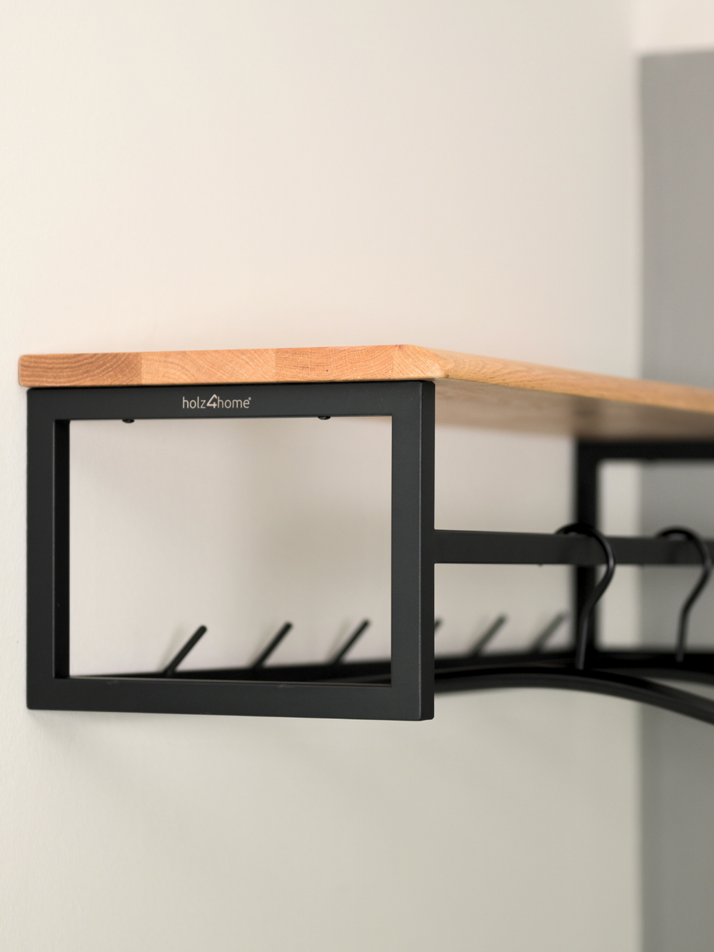 Wandgarderobe mit Ablage aus Eiche und Metall - mit Baumkante
