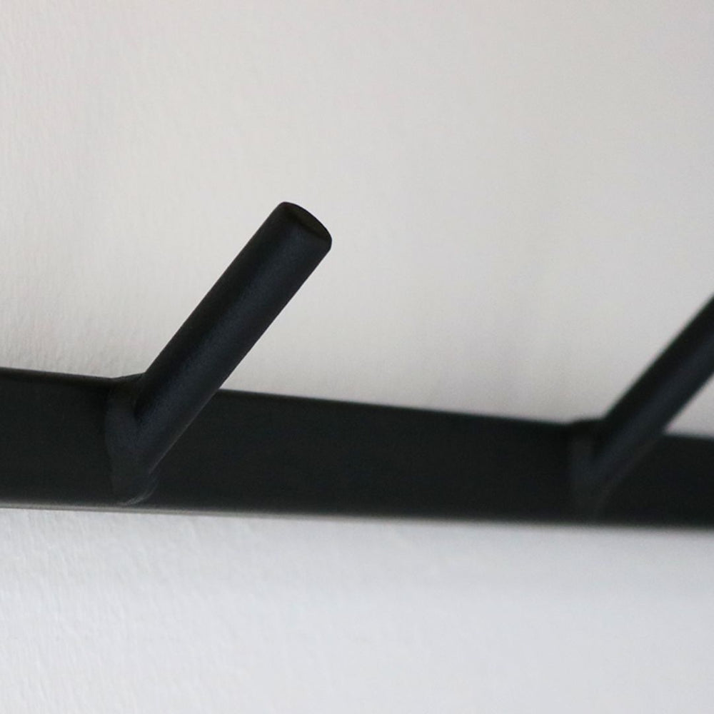 Wandgarderobe mit Ablage aus Eiche und Metall - ohne Baumkante