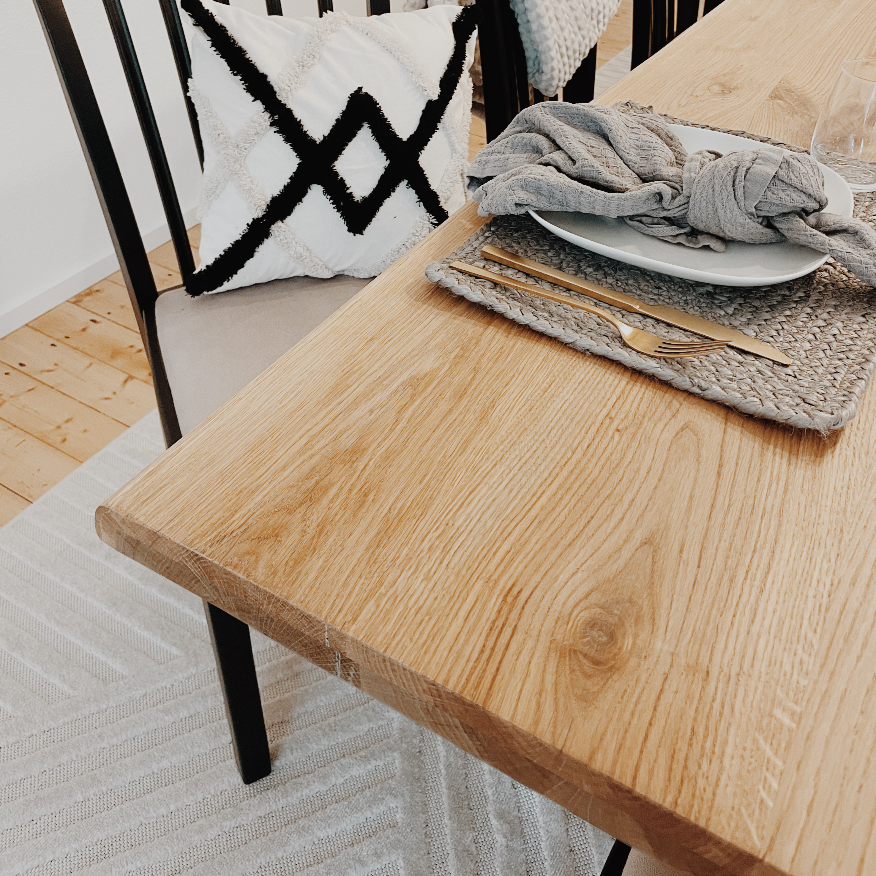 Eichentisch mit Baumkante 180cm x 100cm aufgedoppelt