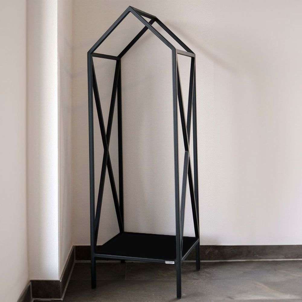 Holzaufbewahrung in schwarz