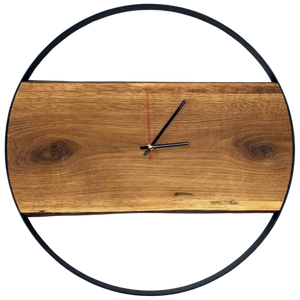Rustikale Wanduhr